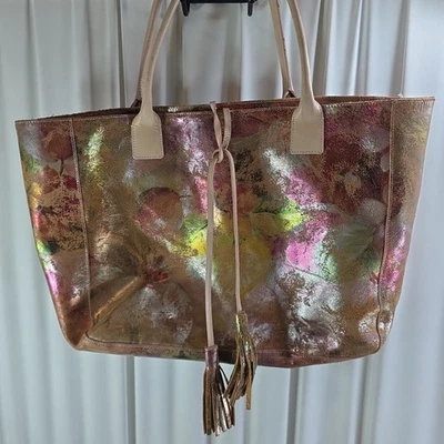 Bolso de mano grande CAVALCANTI de cuero brillante floral pintado a mano Foto 1 de 4