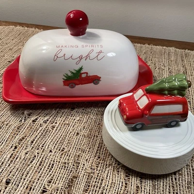 Mini plato de mantequilla de cerámica y madera Nora Fleming “Just Like The Griswolds” A147-NUEVO Foto 1 de 4