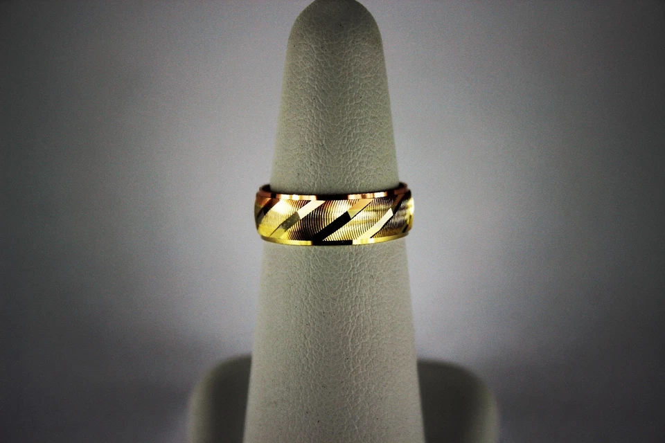 14K Gold Wedding Band Men's Women's Tri Color Size 5~13 Free Engraving - Image 1 of 1