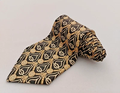 Corbata de diseñador de seda Hermes Paris 629 TA figura H patrón de cinturón negra corbata para hombre Foto 1 de 4