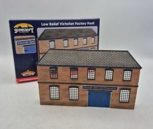 Bachmann 44-0205 Low Relief Victorian Factory Front 00 Gauge Model