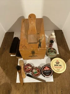 Shoe Shine Box Vintage Esquire Shoe Valet Deluxe with Brushes And Paste “Plus“ - Picture 1 of 9