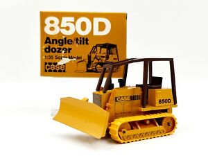 1/35 Case 850D Angle Tilt Dozer Conrad