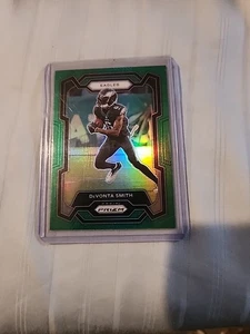 2023 Panini Prizm #240 DeVonta Smith Green Refractor Eagles  - Picture 1 of 3