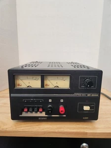 ALINCO EP-3030 IC Regulated DC Power Supply – 13.8V Bench Supply w/ Manual - Picture 1 of 9