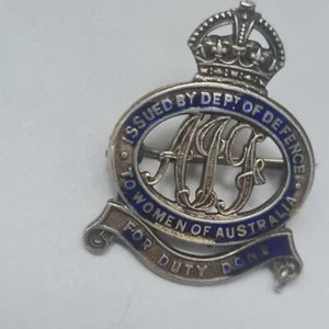 WWII STG. SILVER. Enamel Badge To Women of Australia For Duty Done by Stokes. - Foto 1 di 8