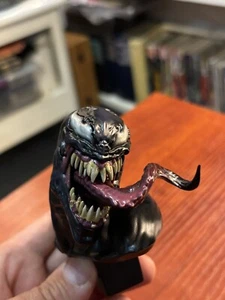 Spider-Man VS Venom Maquette By Sideshow Collectibles (REGULAR PORTRAIT ONLY) - Picture 1 of 10