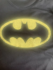 Ladies New Batman Shirt with two interchangeable capes, Textured Logo, DC Comics - Picture 1 of 12