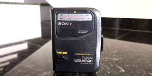 SONY WALKMAN WM-FX303 AM/FM Radio Cassette MEGA BASS AUTO REVERSE METAL - Imagen 1 de 7