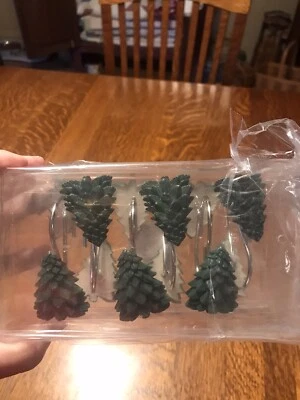 NUEVO Juego de 12 ganchos para cortina de ducha de árbol de Navidad de hoja perenne de resina verde Foto 1 de 2