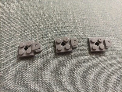 3pcs LEGO 63082 1x2 & 2x2 Plate / Middle Ball Joint & Socket Light Grey - Image 1 of 3