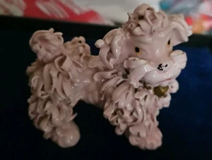 Vintage Keramik Spaghetti Pudel Figur rosa mit goldener Schleife 4" - Bild 1 von 5