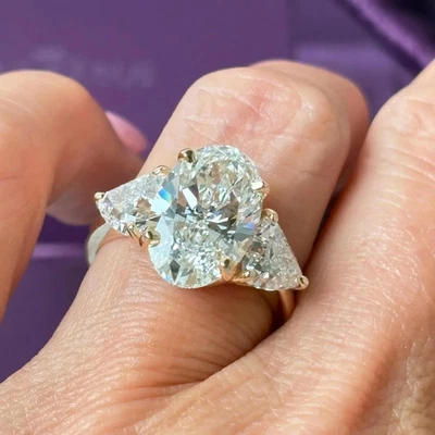 7 Ct Oval-Cut EF/VS1 Lab Grown Diamond Three Stone Wedding Ring 14k Yellow Gold - Image 1 of 4