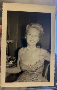 Original persönliches 3,5x5 signed Autogramm Foto Celeste Holm Schauspielerin - Bild 1 von 3