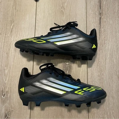 Botines de fútbol Adidas F50 Club FG/MG juveniles 5 negros plateados limón lúcido Foto 1 de 4