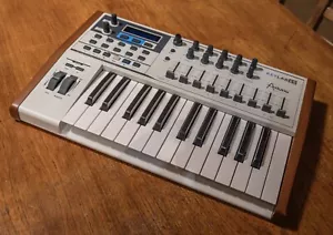 Arturia Keylab 25 Midi keyboard - Picture 1 of 5