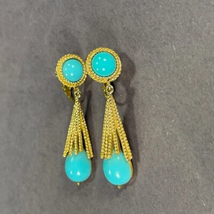 Vintage AVON Gold Tone Tear Drop Faux Turquose Azurene Dangle Clip On Earrings - Picture 1 of 5