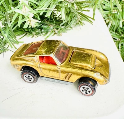 Johnny Lightning Topper 1969 Custom Ferrari Gold w/ Red Interior 1/64 Diecast - Image 1 of 4