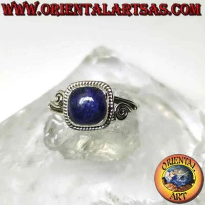 Anello in argento 925 ‰ lapislazzulo cabochon contornata da intreccio e spirale - Immagine 1 di 4