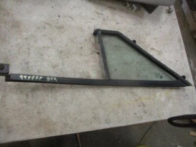 Jeep Cherokee XJ 84-96 1994 4 puertas paso fijo lado derecha ventana de ventilación  Foto 1 de 4