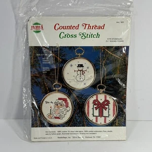 NOS NMI gezählter Faden Kreuzstich Weihnachten Urlaub Ornament Kit 3 Designs - Bild 1 von 7