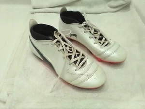 PUMA ONE FOOTBALL BOOTS - WHITE / BLACK IN COLOUR - UK SIZE 5.5 - Picture 1 of 5