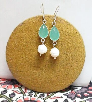 Orecchini in argento sterling 925 con calcedonio naturale e perla - Immagine 1 di 2