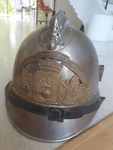 NORMANDIA WW2 : Elmetto storico pompiere. Paracadutisti. Sainte Mère Eglise. - Foto 1 di 17