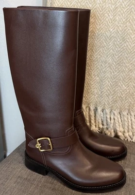 Botas Coach Para Mujer 7.5 Madeline Marrón Detalle Hebilla Tacón Alto DISHIBICIÓN Foto 1 de 4