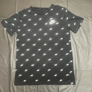 Boy's Black and White Nike Logo T-shirt Size Medium All Over Print - Picture 1 of 6