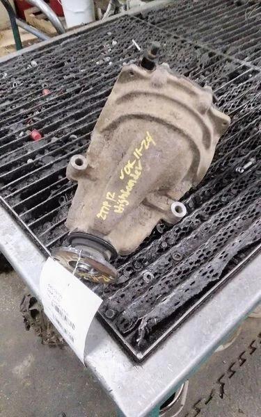 2004-2013 Toyota Highlander Rear Axle Differential Carrier AWD Assembly OEM - Image 1 of 2