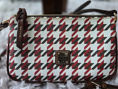 Bandolera convertible de cuero pata de gallo DOONEY & BOURKE roja, negra y blanca  Foto 1 de 4