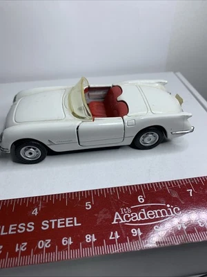 Vintage Maisto 1953 Corvette Diecast Car 1:38 Scale Doors Open Collectible Model - Image 1 of 4
