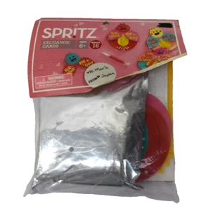 Spritz Exchange Cards Makes 16 Card Making Kit DIY Valentines For Classroom - Picture 1 of 6