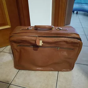 Valigetta da toilette da viaggio in pelle marrone set di accessori porta abiti - Foto 1 di 12