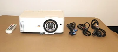 ViewSonic PS600W Short-Throw DLP Projector. 3500 Lumens. 1029-1276 Hours on Lamp - Image 1 of 4