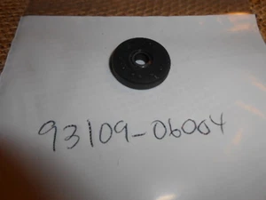 NOS yamaha OEM Transmission Oil Seal L5T L5TA 931-09060-04 93109-06004 - Picture 1 of 1