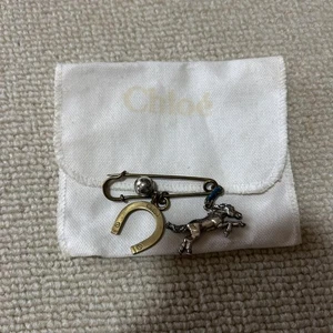 Chloe Horse Horseshoe Charm Pin Silver Gold Accessory Brooch Animal Unused Japan - Picture 1 of 24