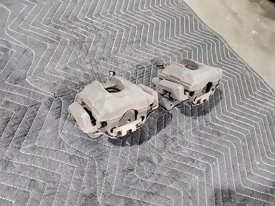 01-06 BMW E46 330i 330Ci RWD SET OF 2 REAR LEFT & RIGHT BRAKE CALIPER OEM - Image 1 of 4