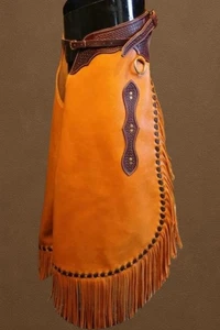 Handgefertigte Leder Chink Chaps mit verzierten Akzenten & Fransen - Western Cowboy Ausrüstung - Bild 1 von 3