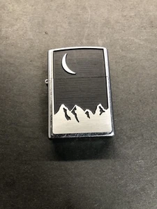 VINTAGE 1999 MARLBORO CIGARETTES MOON OVER MOUNTAINS ZIPPO LIGHTER - Picture 1 of 5