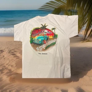 T-shirt Margaritaville New Orleans collezione LTee Campus beige tasca girocollo - Foto 1 di 6