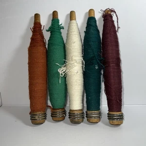 Lote 5 carretes de husillo de bobina de hilo textil hilo de madera de colección con hilo de color - Imagen 1 de 4