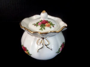 Royal Albert OLD COUNTRY ROSES Charming BONE CHINA SUGAR BOWL England - Picture 1 of 15