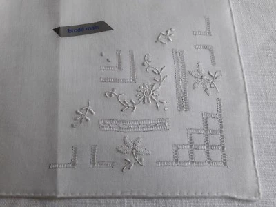 N05 ANCIEN MOUCHOIR linon brodé VINTAGE 60 linen veil embroidered handkerchief - Photo 1/4