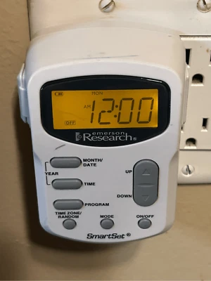 Emerson Research (JMK2442) SmartSet цифровой лампа управления таймер безопасности и розетка - Изображение 1 из 4