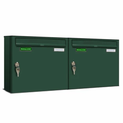 BASIC 2er Briefkasten RAL 6005 Moos Grün / Posthaltebügel / 2 Namensschilder - Bild 1 von 4