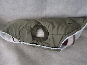 Insulated Dog Coat ~ Frisco Pet Apparel Love ~ Large ~ Lined Hood Fleece ~ NWT - Picture 1 of 8