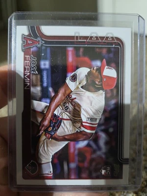 2025 Topps Update Jose Fermin Golden Mirror Rookie #US338 Angels - Image 1 of 2