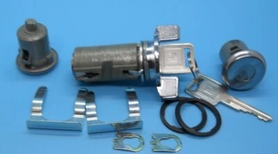 Chevy gmc Chevrolet truck suburban Ignition door lock set keys 1979 -1987 - Image 1 of 4